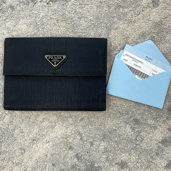 Prada Nylon Tessuto Snap Wallet Black Portafoglio Donna Triangle Plaque - Picture 1 of 17